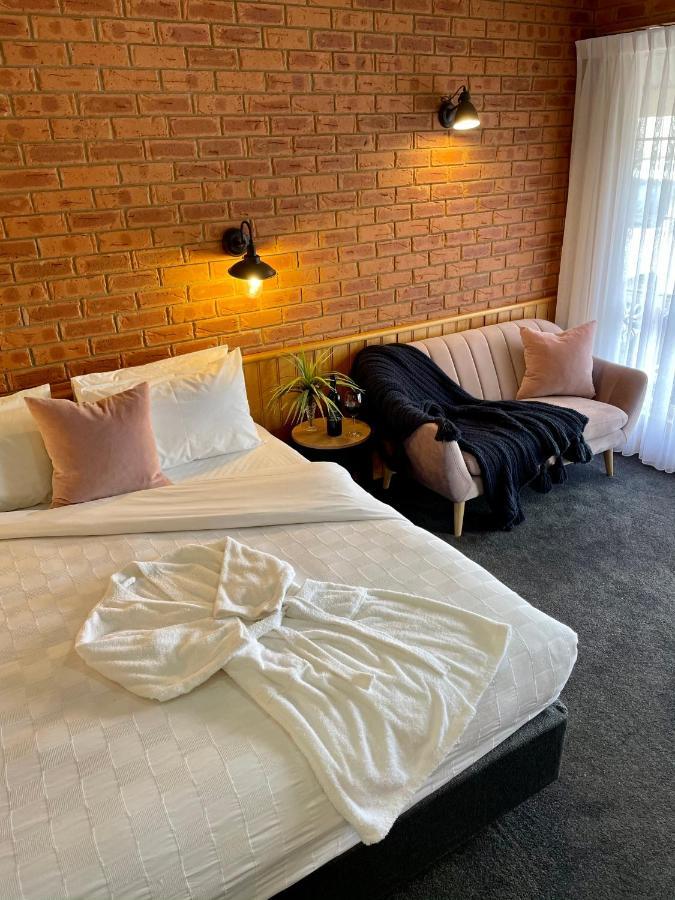 Golden River Motor Inn Moama Buitenkant foto